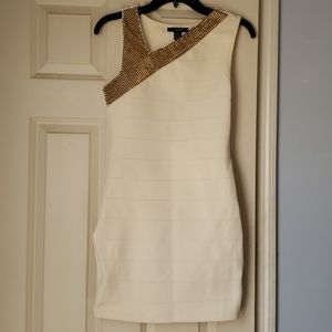 Short bodycon cream dress